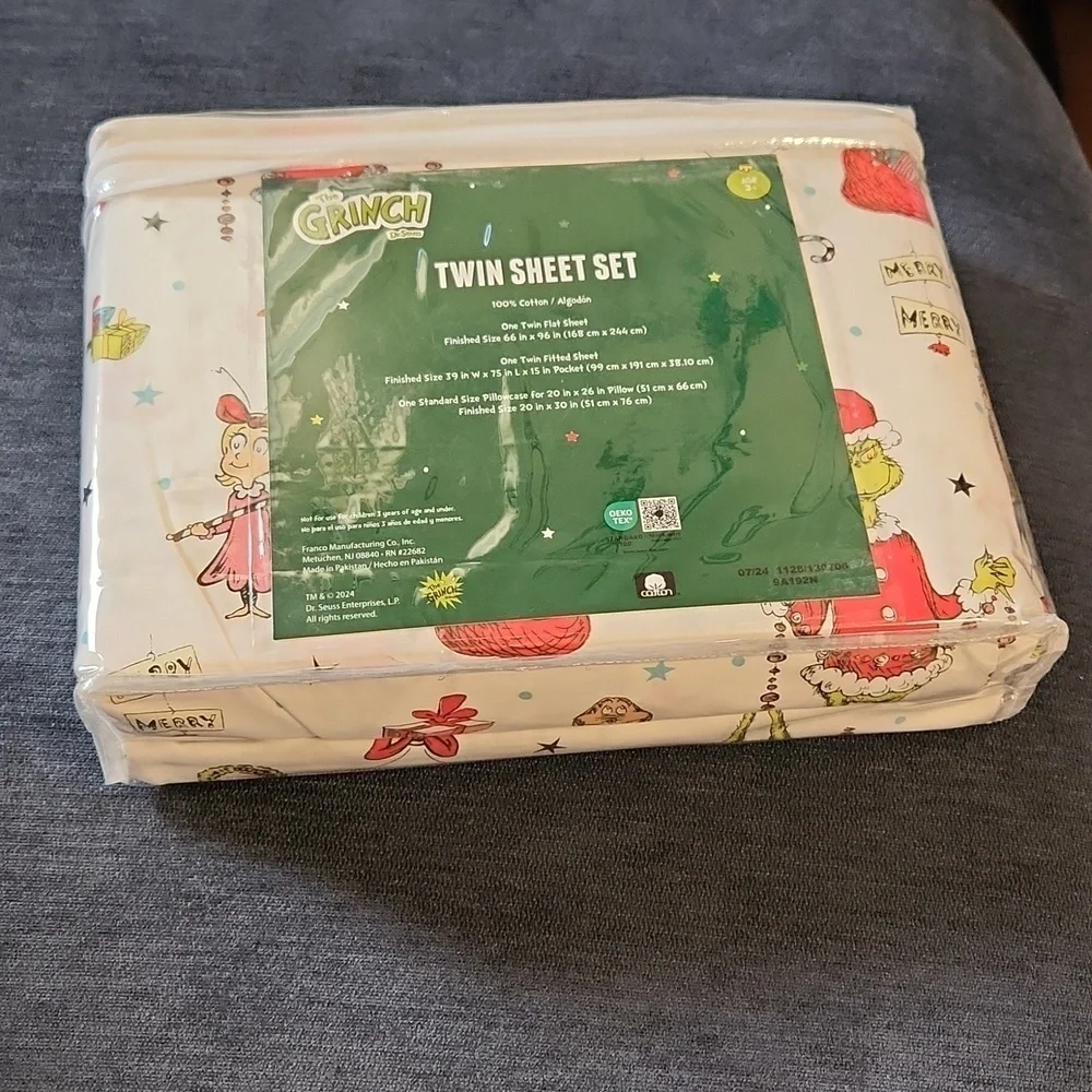 The Grinch Merry Xmas Tween cotton  sheet set New in pack